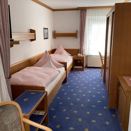Bengel's Zur Krone Hotel 3*